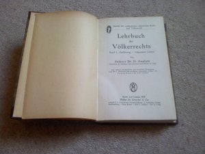 antiquarisches Buch – Professor Dr. D – Lehrbuch des Völkerrechts. Band 1: Einführung - Allgemeine Lehren.