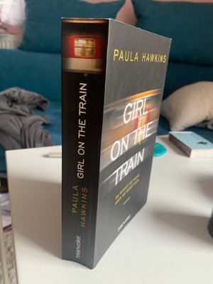 gebrauchtes Buch – Paula Hawkins – Girl on the Train - Du kennst sie nicht, aber sie kennt dich.