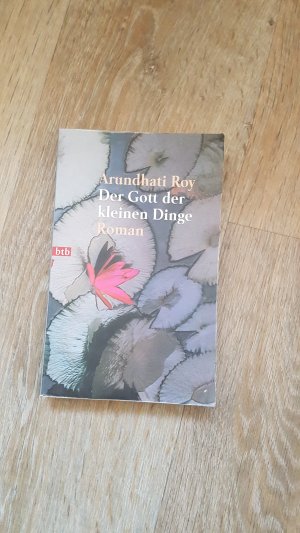 gebrauchtes Buch – Arundhati Roy – Der Gott der kleinen Dinge