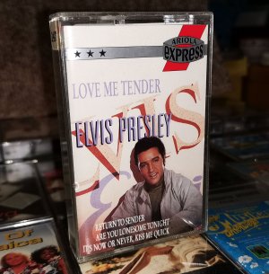 Elvis Presley, Love me tender, Musikkassette ARIOLA Express MC 495 052, 1989