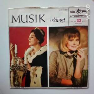 gebrauchter Tonträger – Mario Lanza - Mantovani - Hildegard Knef - Peter Kreuder - Hans Albers - Nini Rosso - Water Berry - Fritz Wunderlich - Ingeborg Hallstein - Artur Rubinstein - Renata Tebaldi - Arturo Toscanini – Musik erklingt - Various Artist - Diverse