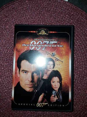 gebrauchter Film – James Bond- 007 -  " Der Morgen stirbt nie "     DVD