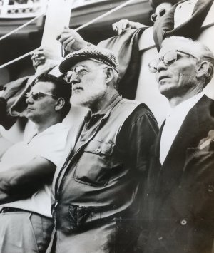 RARITÄT !!! - Original Stamped Press Photo of Ernest Hemingway, Originales gestempeltes Pressefoto von Ernest Hemingway, Bayonne, 17. August 1959