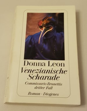 gebrauchtes Buch – Donna Leon – 21- Venezianische Scharade - Commissario Brunettis dritter Fall