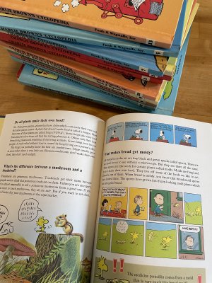 Charlie Brown 's ' Cyclopedia : Super Questions and Answers and Amazing Facts,15 Bände