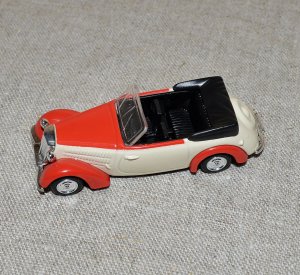 GRELL Modell Oldtimer Cabriolet topp erhalten, ohne Case