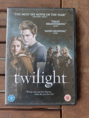 gebrauchter Film – twilight. When you can live forever, what do you live for?