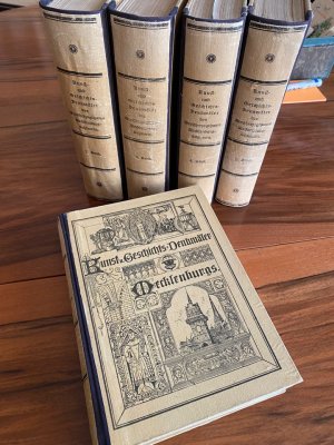 Die Kunst- und Geschichts-Denkmäler des Grossherzogthums Mecklenburg-Schwerin. In 5 Bänden. Bd. 1-5. Vollständ…