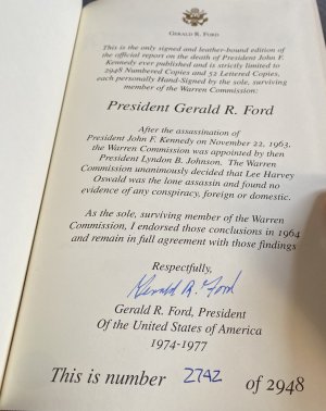 gebrauchtes Buch – The Flat Signed Press – PRESIDENT JOHN F. KENNEDY, ASSASSINATION REPORT OF THE WARREN COMMISSION