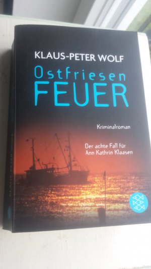 gebrauchtes Buch – Klaus-Peter Wolf – Ostfriesenfeuer