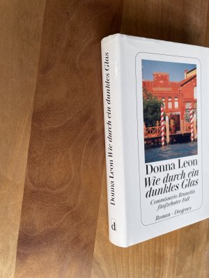 gebrauchtes Buch – Donna Leon – Wie durch ein dunkles Glas