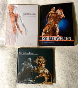 KÖRPERWELTEN – SAMMLUNG 3 BÄNDE: KÖRPERWELTEN - EINBLICKE IN DEN MENSCHLICHEN KÖRPER – AUSSTELLUNGSKATALOG / DR. GUNTHER VON HAGENS´KÖRPERWELTEN – DIE […]