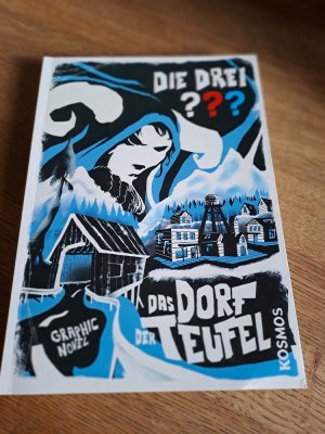 gebrauchtes Buch – Menger, Ivar Leon – Die drei ??? Das Dorf der Teufel - Graphic Novel