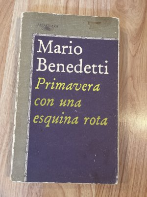 gebrauchtes Buch – Mario Benedetti – Primavera con una esquina rota