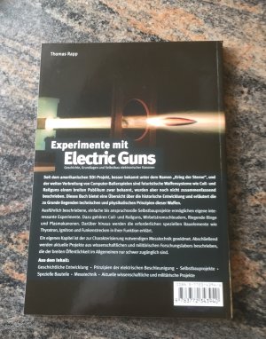 gebrauchtes Buch – Experimente mit Electric Guns: Geschichte – Experimente mit Electric Guns: Geschichte, Grundlagen und Selbstbau elektrischer Kanonen (Franzis Experimente) Rapp, Thomas