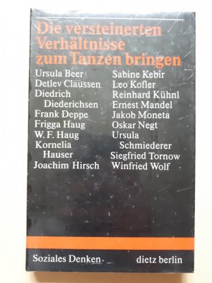 Die versteinerten Verhältnisse zum Tanzen bringen