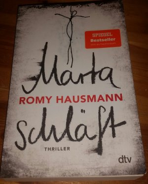 gebrauchtes Buch – Romy Hausmann – Marta schläft