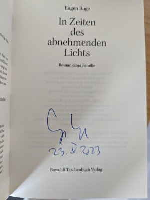 gebrauchtes Buch – Eugen Ruge – In Zeiten des abnehmenden Lichts - Roman einer Familie