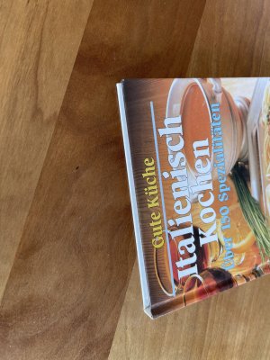 gebrauchtes Buch – Italienisch kochen