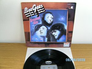 gebrauchter Tonträger – BEE GEES – BEE GEES Greatest Hits und INCEPTION/NOSTALGIA