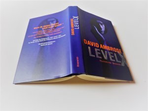 gebrauchtes Buch – David Ambrose – Level X