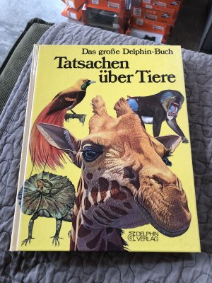 Tatsachen über Tiere . Das große Delphin- Buch