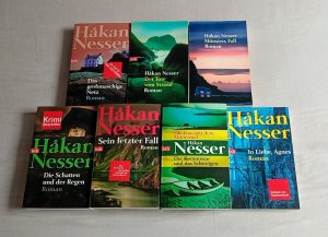 8 X Hakan Nesser - Das grobmaschige Netz + Der Kommissar und das Schweigen + Die Tote vom Strand + Münsters Fall + Die Frau mit dem Muttermal + In Liebe […]