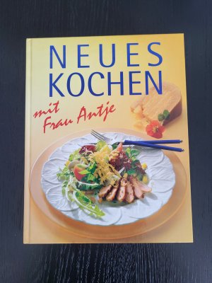 gebrauchtes Buch – Niederländisches Büro für Milcherzeugnisse  – NEUES KOCHEN mit Frau Antje