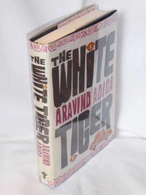 gebrauchtes Buch – Aravind Adiga – The White Tiger. Gebundene Erstausgabe Atlantic, hardcover, first edition, first printing. SIGNED.