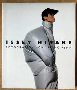 Issey Miyake. Fotografien von Irving Penn