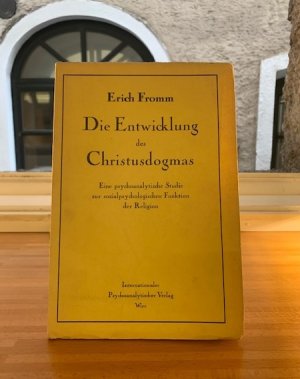 Die Entwicklung des Christusdogmas., Eine psychoanalytische Studie zur sozialpyschologischen Funktion der Religion. Sonderabdruck aus "Imago, Zeitschrift […]