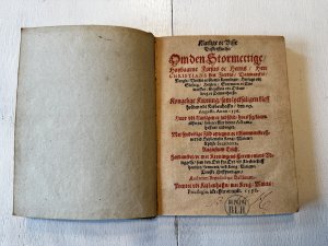 Klarlige og Visse Beskriffuelse/ Om den Stormectige/ Høybårne Førstis oc Herris/ Herr Christians den Fierdis (...) Kongelige Kroning/ som lycksaligen […]