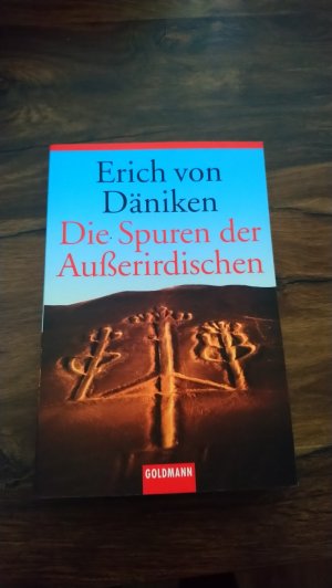 gebrauchtes Buch – Däniken, Erich von. G55 – Die Spuren der Ausserirdischen.