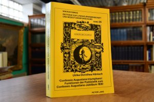 gebrauchtes Buch – Ulrike Voigt – "Confessio Augustana triumphans". Funktionen der Publizistik zum Confessio-Augustana-Jubiläum 1630. Zeitung, Flugblatt, Flugschrift. Mikrokosmos Bd. 35