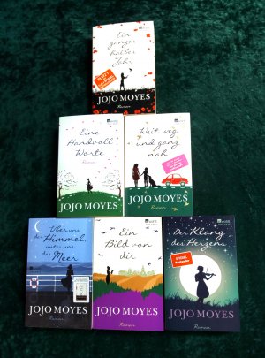 6 X Jojo Moyes (Ein ganzes halbes Jahr + Eine Hand voll Worte + Ein Bild von dir + Weit weg und ganz nah + Über uns der Himmel, unter uns das Meer + Der […]