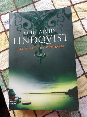 gebrauchtes Buch – Lindqvist, John Ajvide – So ruhet in Frieden