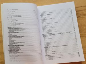 gebrauchtes Buch – Hildebrand, Hartmut; Kühn – Lehrbuch für Heilpraktiker - Innere Medizin