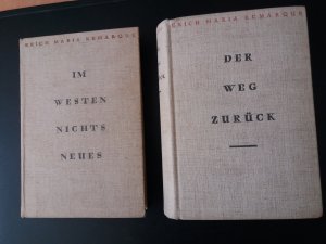 2 Bände Erich Maria Remarque: (1) Im Westen nichts Neues. Roman. Ausgabe von 1929, 551.-575. Tausend. (2) Der Weg zurück. Ausgabe von 1931, 51.-75. Tausend […]