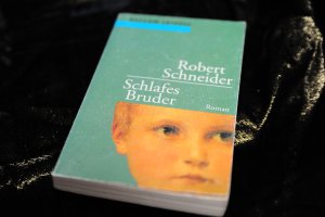 gebrauchtes Buch – Robert Schneider – Schlafes Bruder