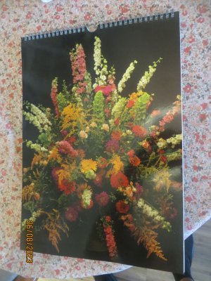 Kalender mit Blumen-Motiven - ALUMINIUM-beschichtet !  - 12 Aluminium-beschichtete Blätter und in Farbdruck