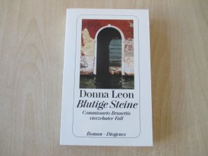 gebrauchtes Buch – Donna Leon – Blutige Steine - Commissario Brunettis vierzehnter Fall