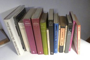 13 mal Bataille - 1. Die Tränen des Eros/ Batterien 15 2. Das Theoretische Werk. Die Aufhebung der Ökonomie/ Rogner & Bernhard 3. Die psychologische Struktur […]