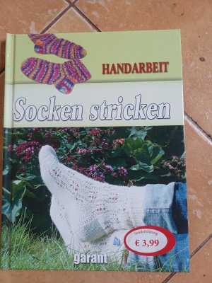 gebrauchtes Buch – Socken Stricken