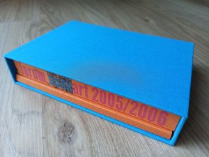 Bartkowiaks forum book art. Kompendium zeitgenössischer Handpressendrucke, Malerbücher, Künstlerbücher, Einblattdrucke, Mappenwerke und Buchobjekte. 23 […]