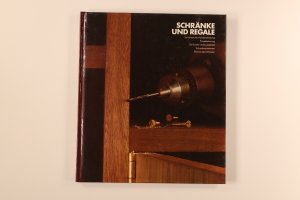 gebrauchtes Buch – Sally French – SCHRÄNKE UND REGALE.