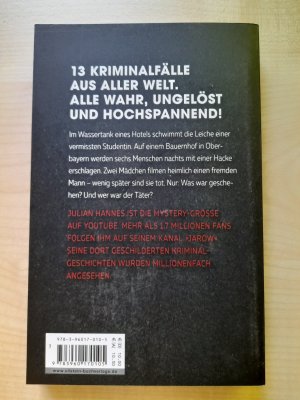 gebrauchtes Buch – Julian Hannes – Die Welt ist böse! - Wahre Kriminalgeschichten | Ungelöste Kriminalfälle erzählt vom beliebten YouTube-Star »Jarow« Perfekt für alle True-Crime-Fans