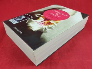 gebrauchtes Buch – E. L. James – Buch: Shades of Grey : Gefährliche Liebe