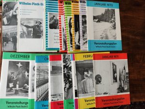 Konvolut Sammlung Veranstaltungsplan Wilhelm- Pieck- Stadt Guben 1971 Heft 1 bis 6 + 8 bis 12 und 1972 Heft 1 bis 12 komplett. Gesamt 23 Ausgaben. Inhalt […]