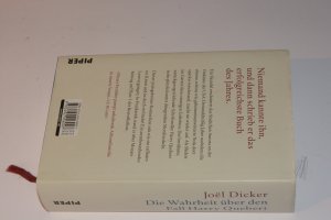 gebrauchtes Buch – Joël Dicker – Die Wahrheit über den Fall Harry Quebert - Roman | Krimi, Liebesgeschichte und Roman im Roman