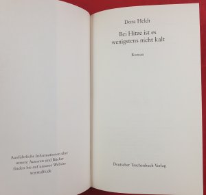 gebrauchtes Buch – Dora Heldt – Bei Hitze ist es wenigstens nicht kalt | Buch